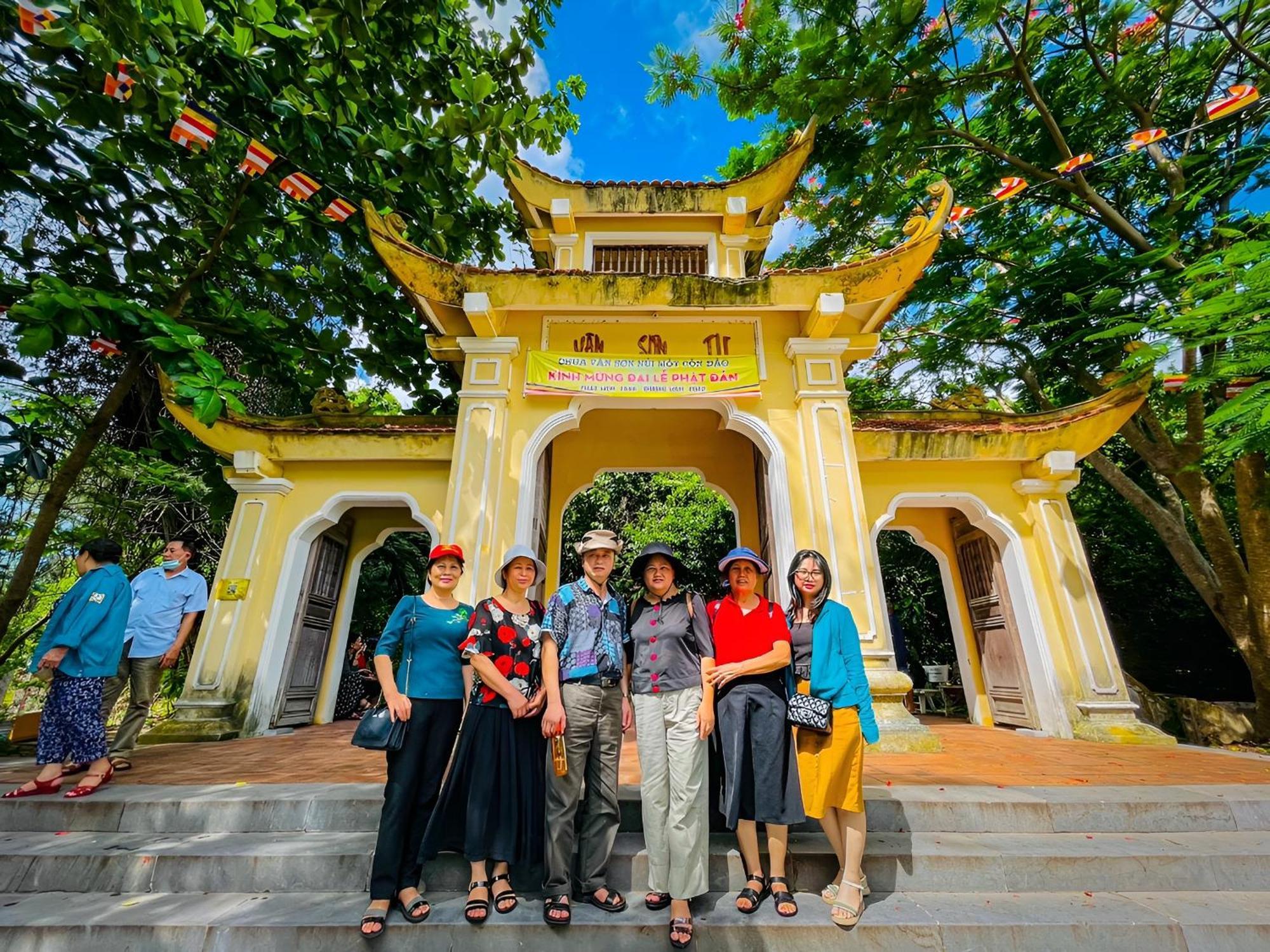 Duy Canh Homestay Chi Khu Co Ong Экстерьер фото